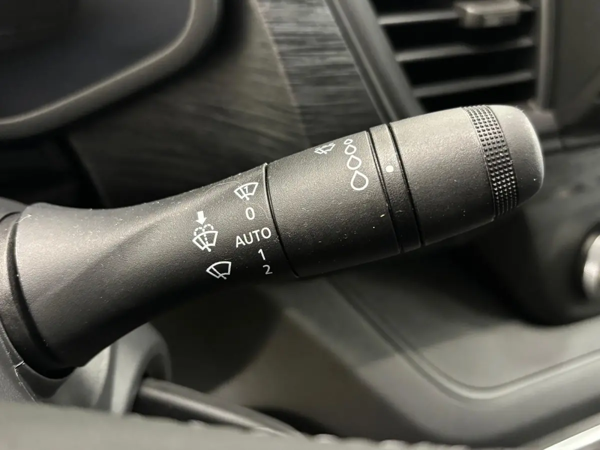 2.0 Blue dCi 150PK L2H1 EC Sport Edition Automaat Navigatie Airco Lichtmetalen velgen Betimmering Trekhaak Camera Parkeer sensoren Dab