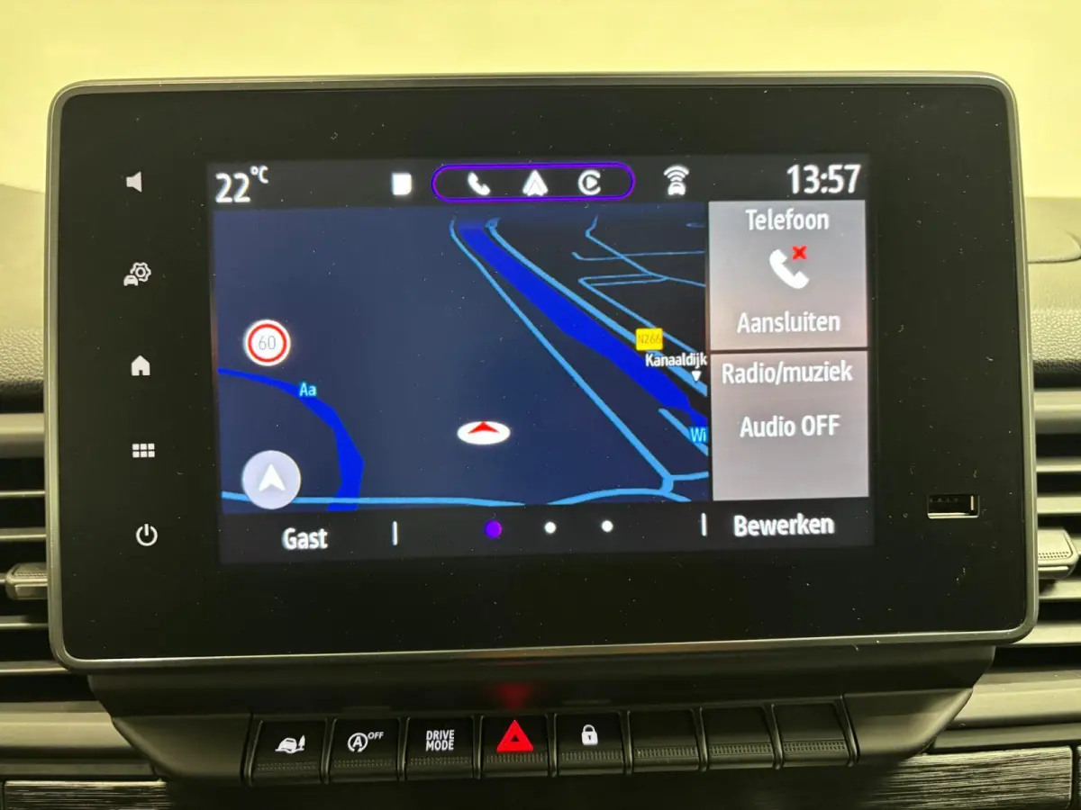2.0 Blue dCi 150PK L2H1 EC Sport Edition Automaat Navigatie Airco Lichtmetalen velgen Betimmering Trekhaak Camera Parkeer sensoren Dab