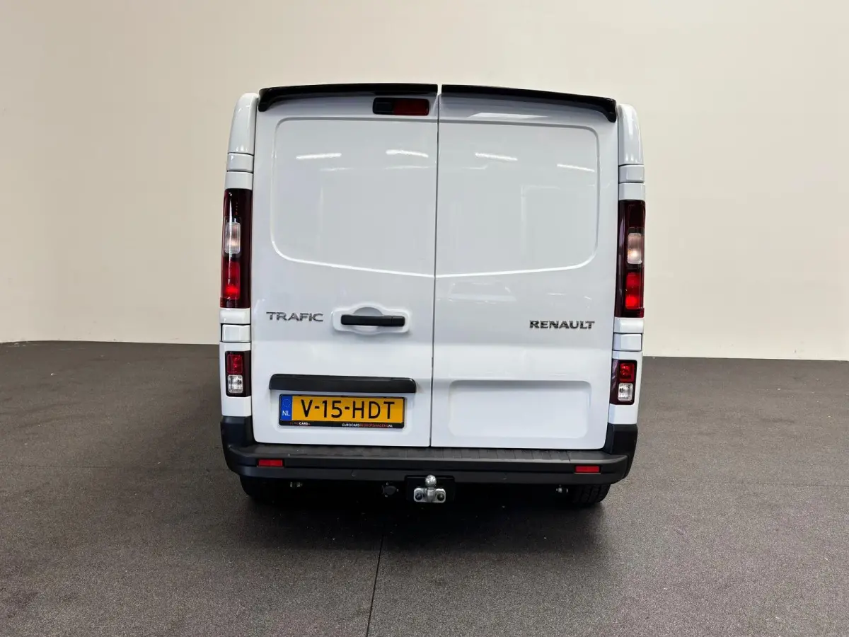 2.0 Blue dCi 150PK L2H1 EC Sport Edition Automaat Navigatie Airco Lichtmetalen velgen Betimmering Trekhaak Camera Parkeer sensoren Dab