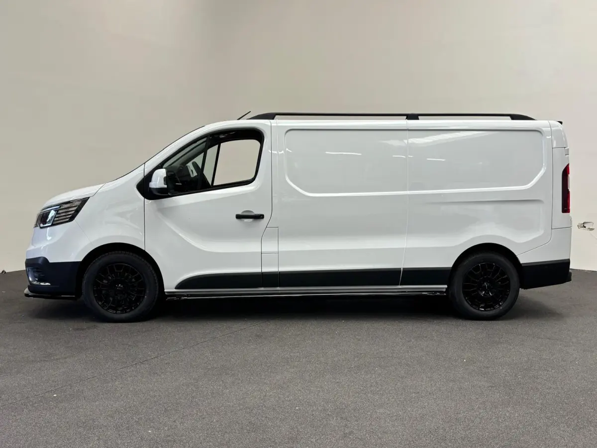 2.0 Blue dCi 150PK L2H1 EC Sport Edition Automaat Navigatie Airco Lichtmetalen velgen Betimmering Trekhaak Camera Parkeer sensoren Dab