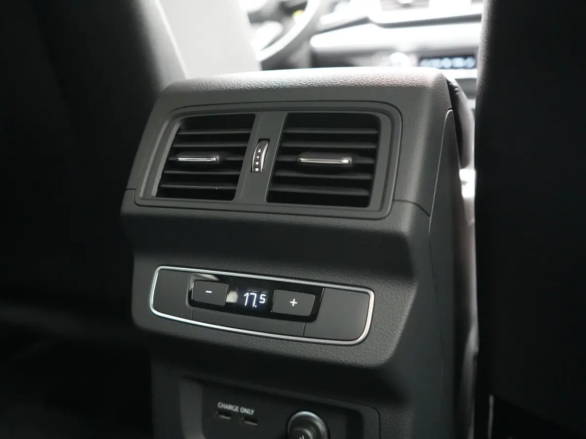 55 TFSI e S Line PHEV 367pk Dealer O.H. | Alcantara Sportstoelen Massage & Verwarmd | 360 Camera | Bang & Olufsen Audio | Keyless | Navigatie | Virtual | DAB | Cruise Control | Plug In Hybri