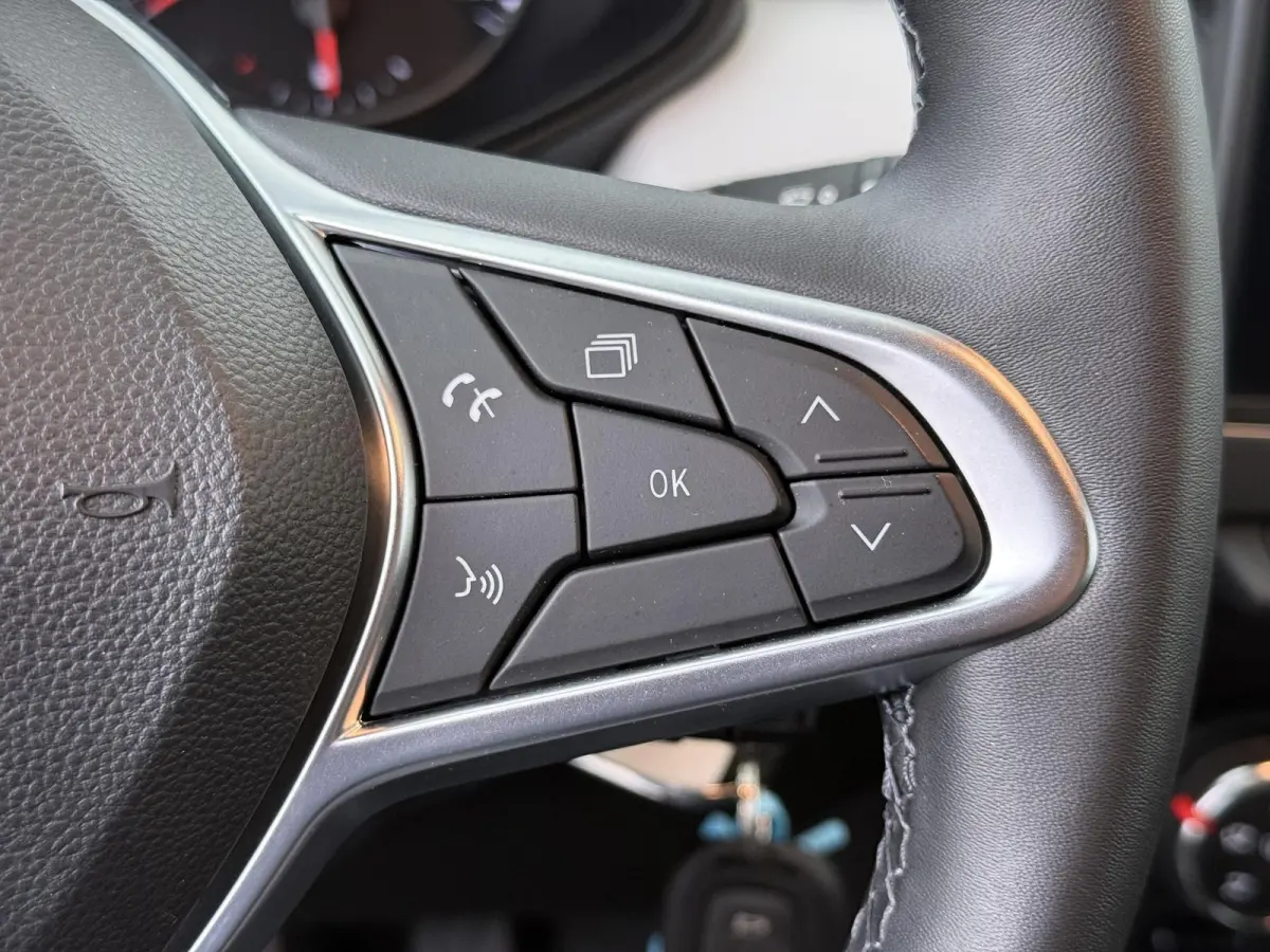 TCe 90 GPF Evolution | Navigatie | Parkeersensoren | Lichtmetalen velgen |