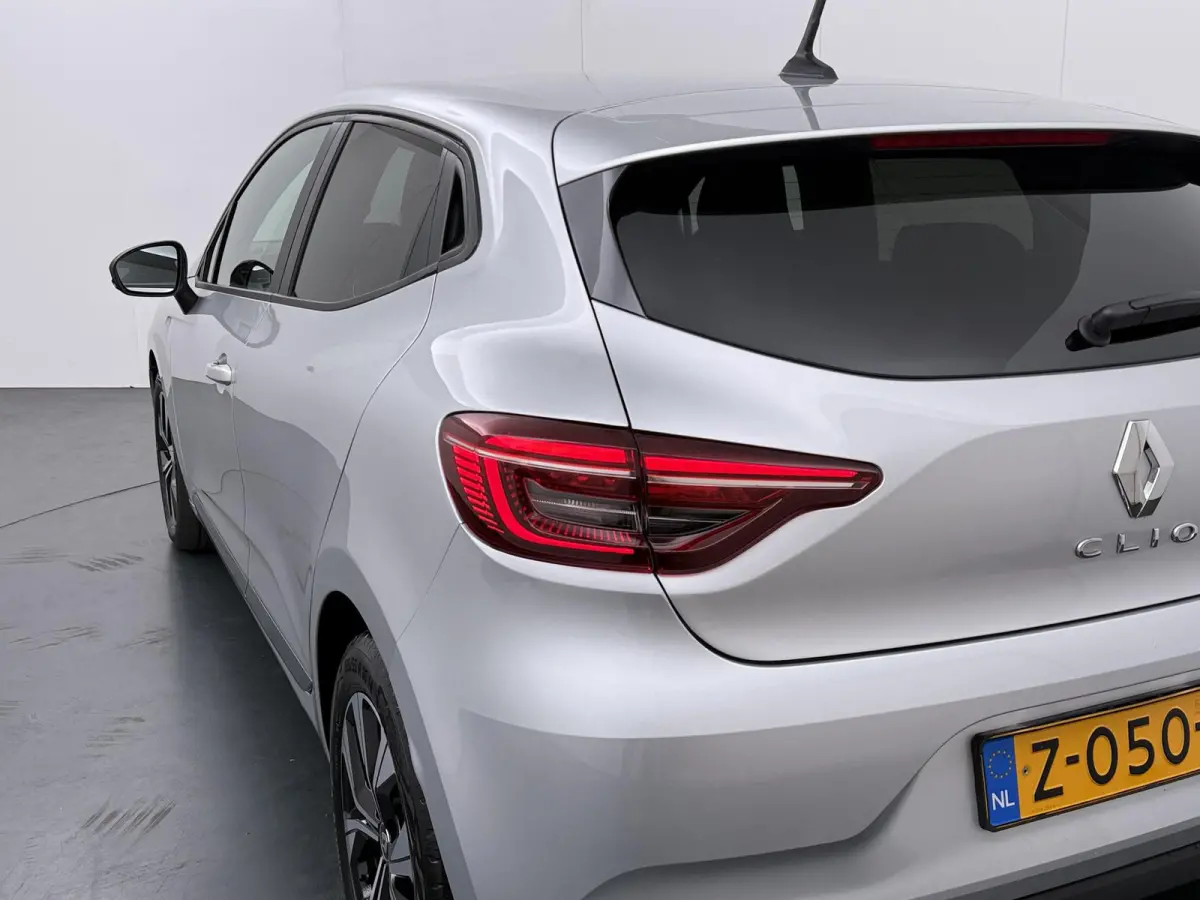 TCe 90 GPF Evolution | Navigatie | Parkeersensoren | Lichtmetalen velgen |