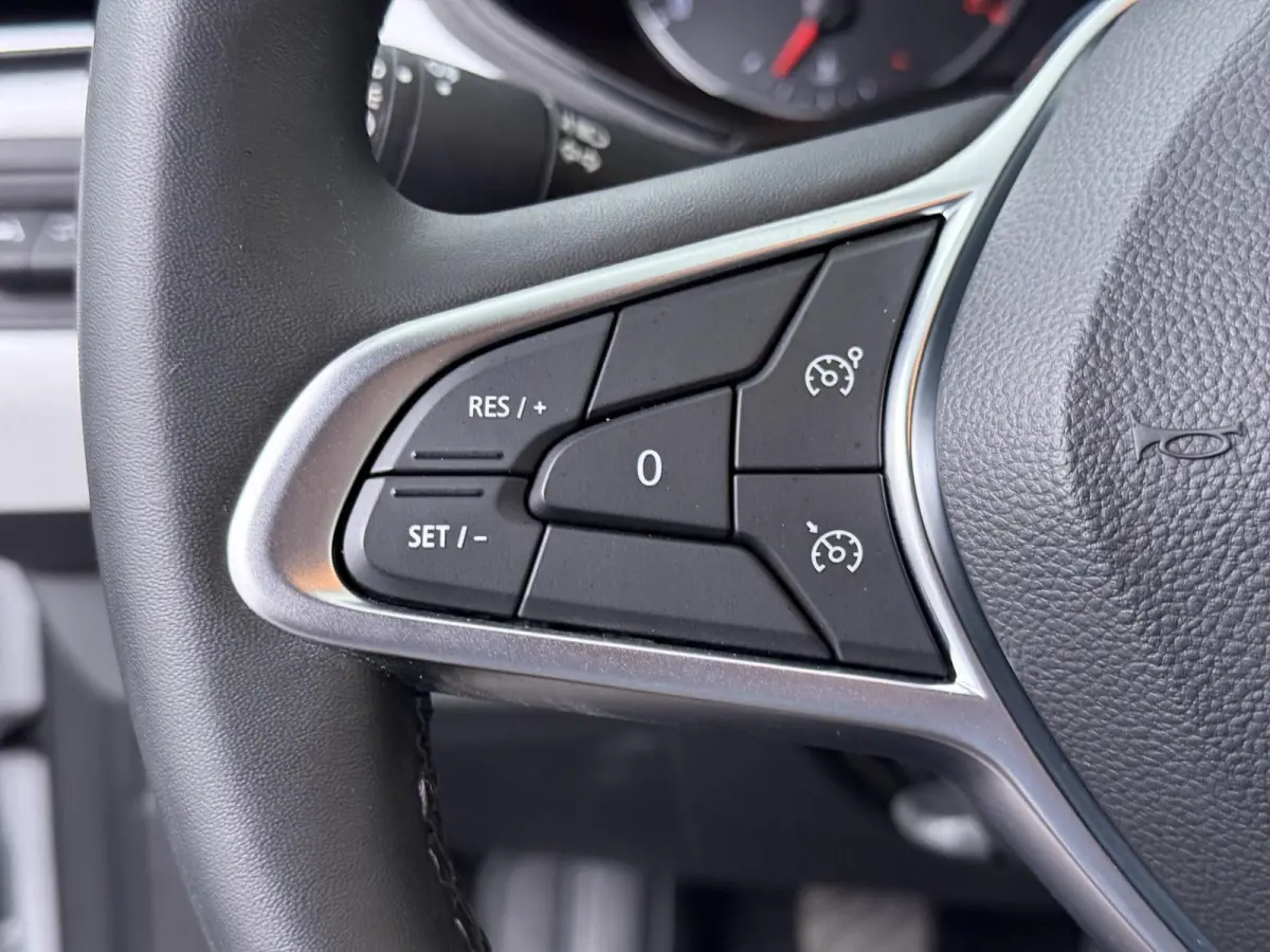 TCe 90 GPF Evolution | Navigatie | Parkeersensoren | Lichtmetalen velgen |