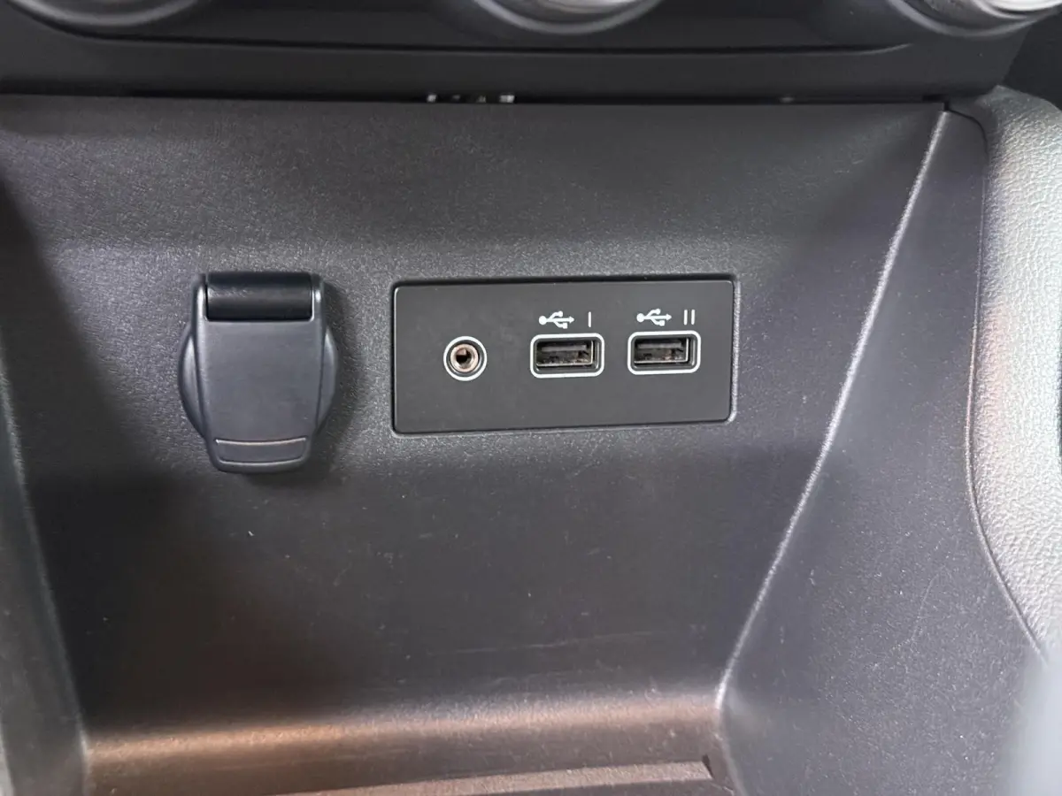 TCe 90 GPF Evolution | Navigatie | Parkeersensoren | Lichtmetalen velgen |