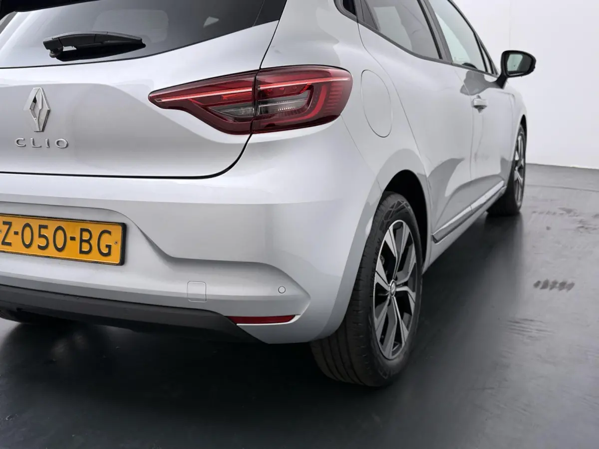 TCe 90 GPF Evolution | Navigatie | Parkeersensoren | Lichtmetalen velgen |