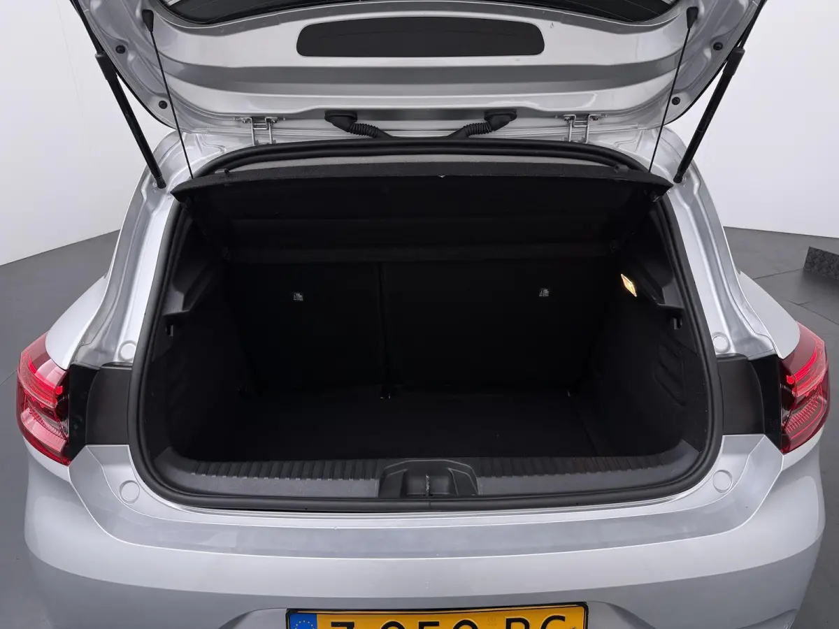 TCe 90 GPF Evolution | Navigatie | Parkeersensoren | Lichtmetalen velgen |