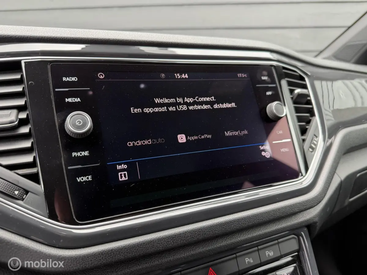 1.5 TSI DSG R-line/Carplay/Camera/LED/Clima