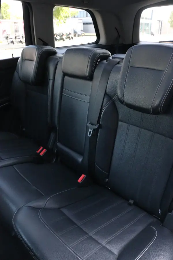 MERCEDES-BENZ 450 4MATIC 7 persoons