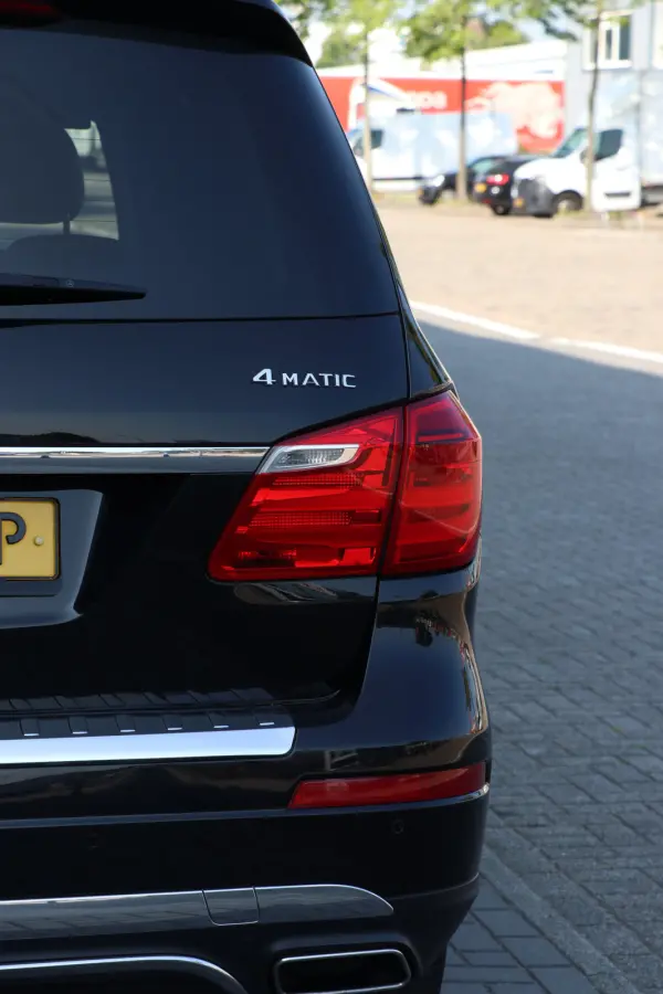 MERCEDES-BENZ 450 4MATIC 7 persoons