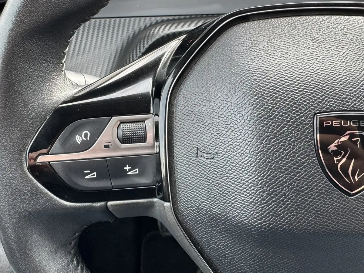 1.2 PureTech 100 Allure 360 Camera Navi Afn. Trekhaak Carplay Cruisecontrol