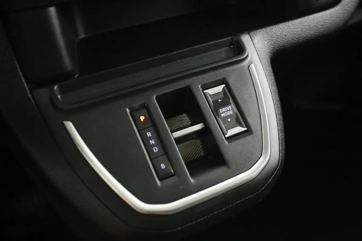 Toyota PROACE Electric Worker75 kWh Long Range L3H1 | Snelladen | SOH 95% | Airco | Cruise | Carplay | 3 Zits | Trekhaak | 2xSchuifdeur