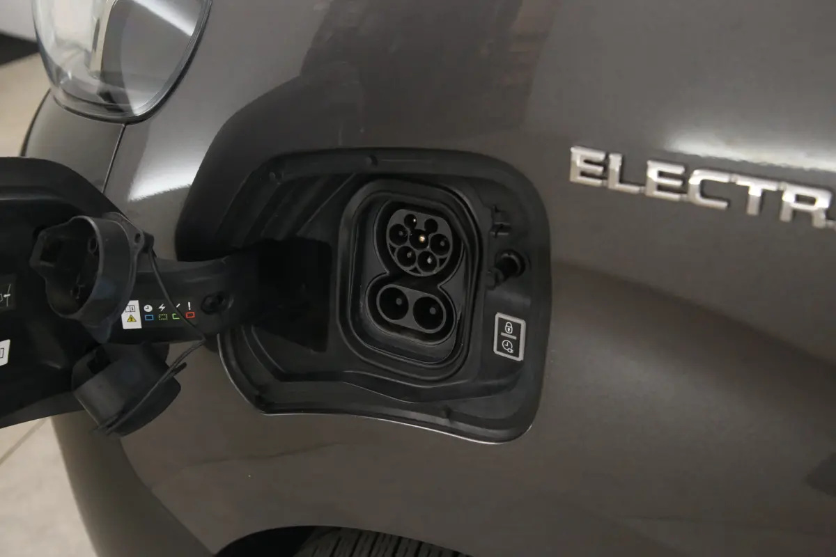 Toyota PROACE Electric Worker75 kWh Long Range L3H1 | Snelladen | SOH 95% | Airco | Cruise | Carplay | 3 Zits | Trekhaak | 2xSchuifdeur