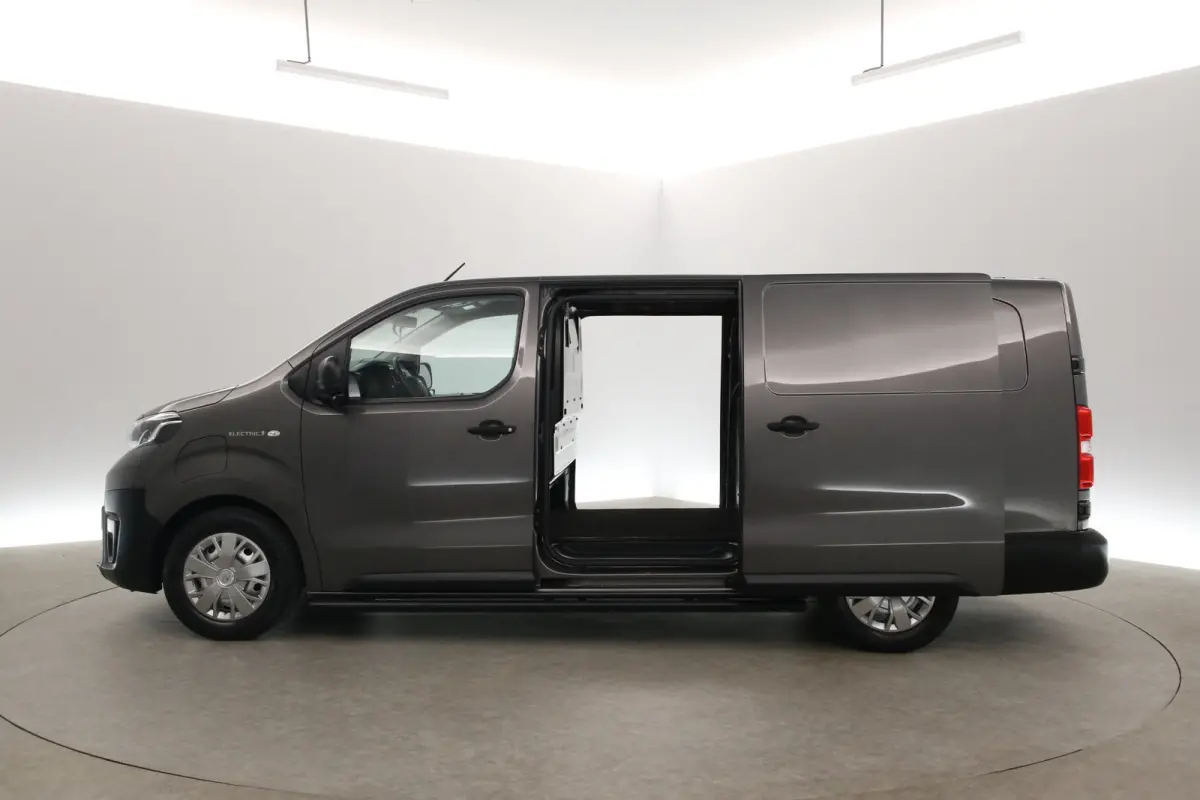 Toyota PROACE Electric Worker75 kWh Long Range L3H1 | Snelladen | SOH 95% | Airco | Cruise | Carplay | 3 Zits | Trekhaak | 2xSchuifdeur