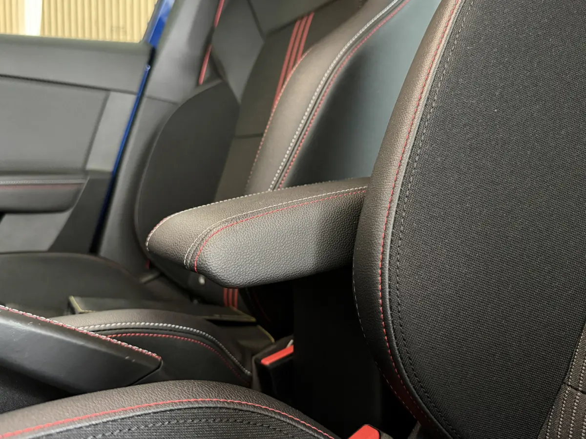 1.0 TCe R.S. Line | Groot navi | 17 " | Camera | Carplay | PDC | Keyless | Clima | 100% Dealer Onderhouden!