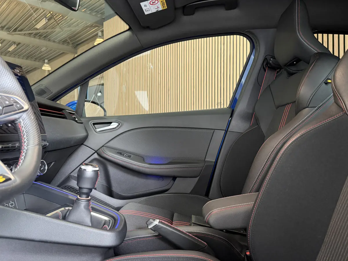 1.0 TCe R.S. Line | Groot navi | 17 " | Camera | Carplay | PDC | Keyless | Clima | 100% Dealer Onderhouden!