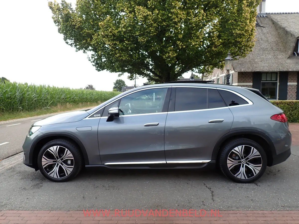 300 SPORT 91kWh PANO / TREKHAAK / 360 / CARPLAY / DISTRONIC