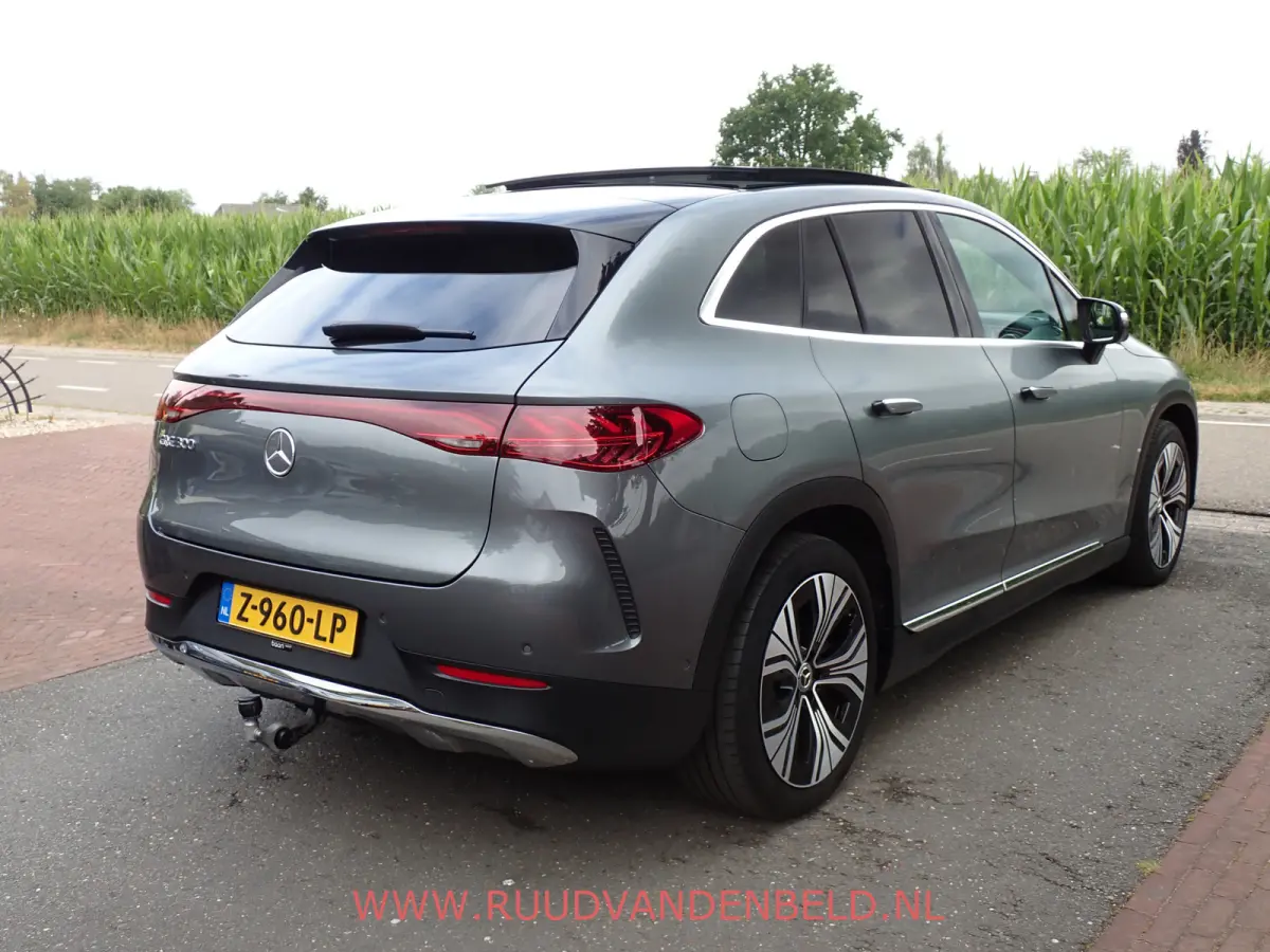 300 SPORT 91kWh PANO / TREKHAAK / 360 / CARPLAY / DISTRONIC