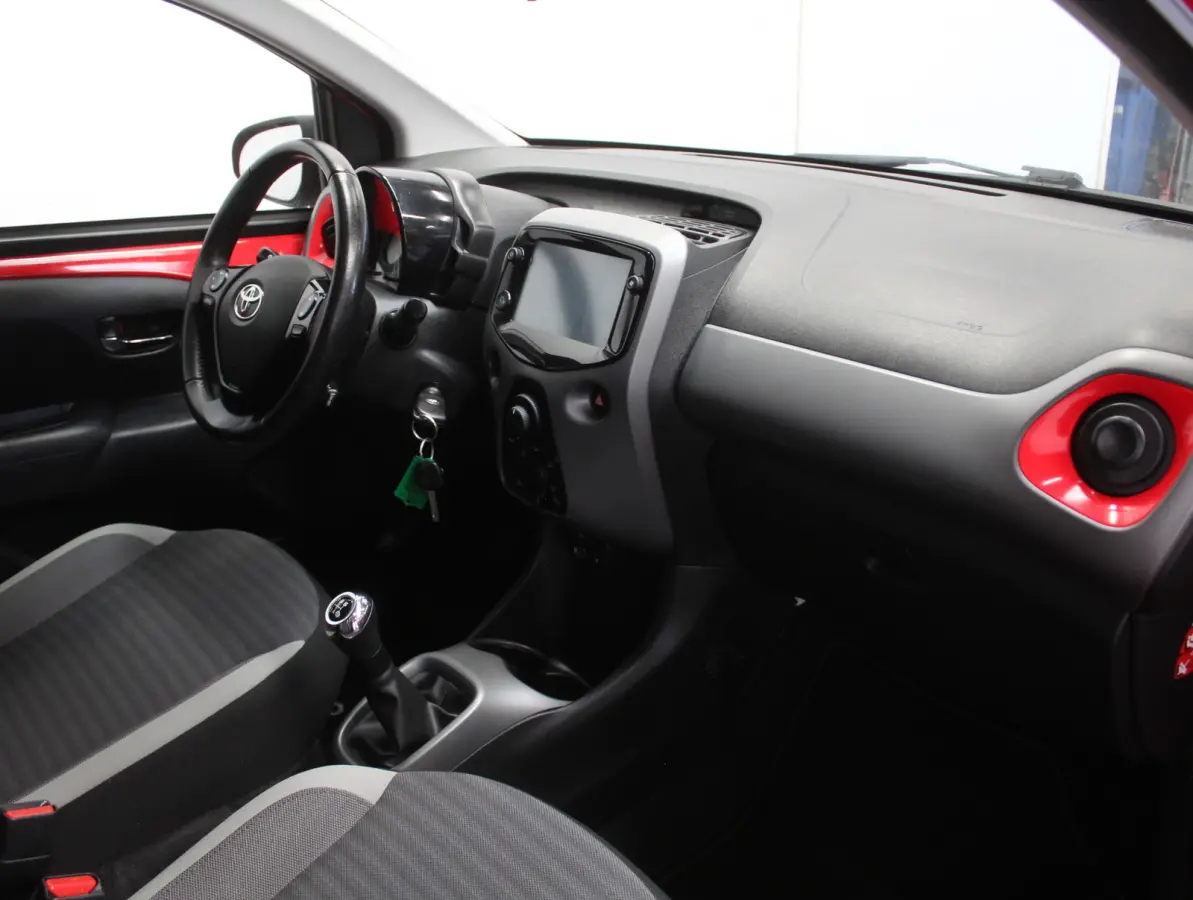 1.0 VVT-i x-clusiv Cabrio Top AIRCO | CAMERA | CARPLAY | LED | DAB | LMV15 | STB | ELRM/SP