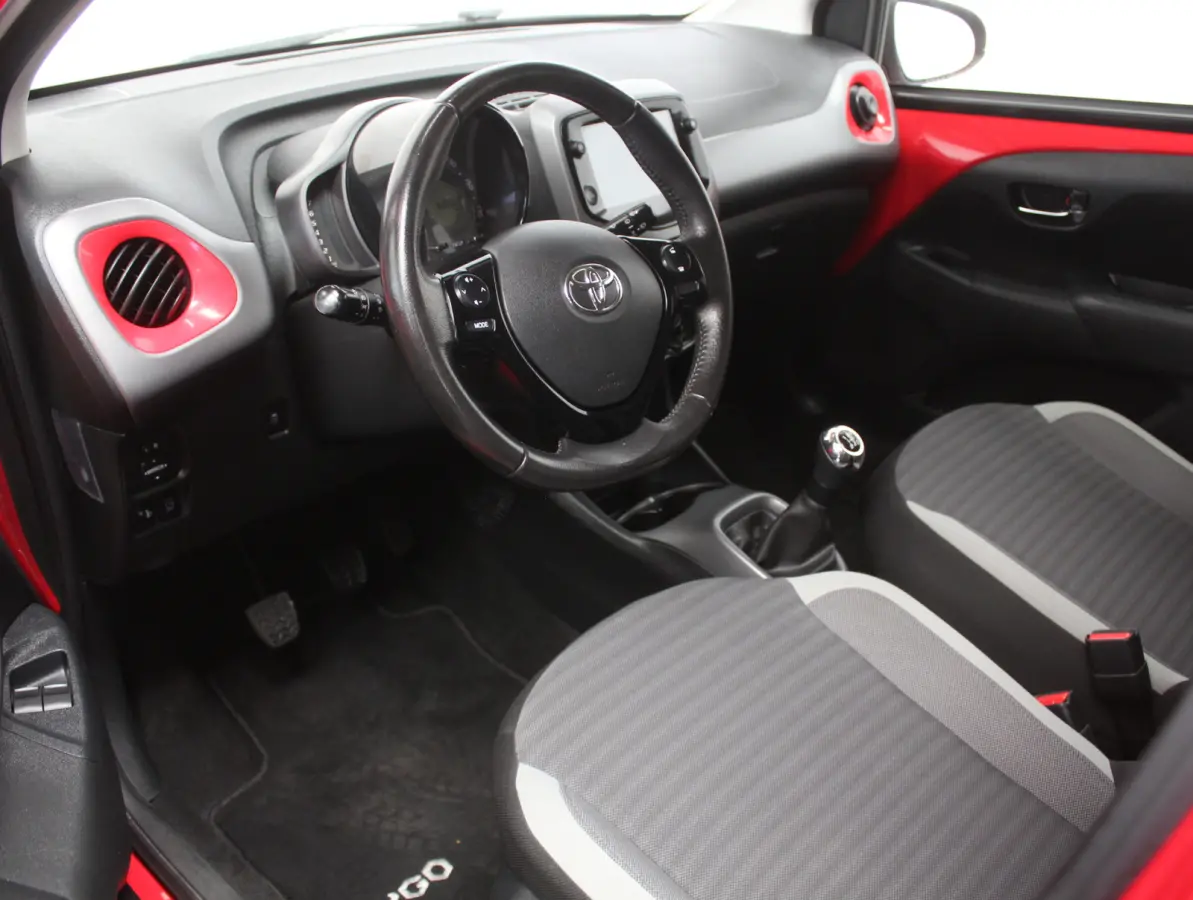 1.0 VVT-i x-clusiv Cabrio Top AIRCO | CAMERA | CARPLAY | LED | DAB | LMV15 | STB | ELRM/SP