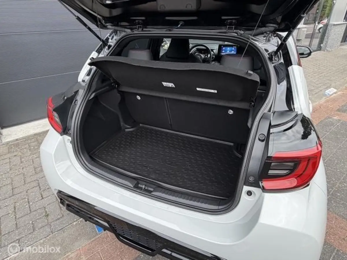 1.5 Hybrid Sport Apple carplay 1e Eig Dealer