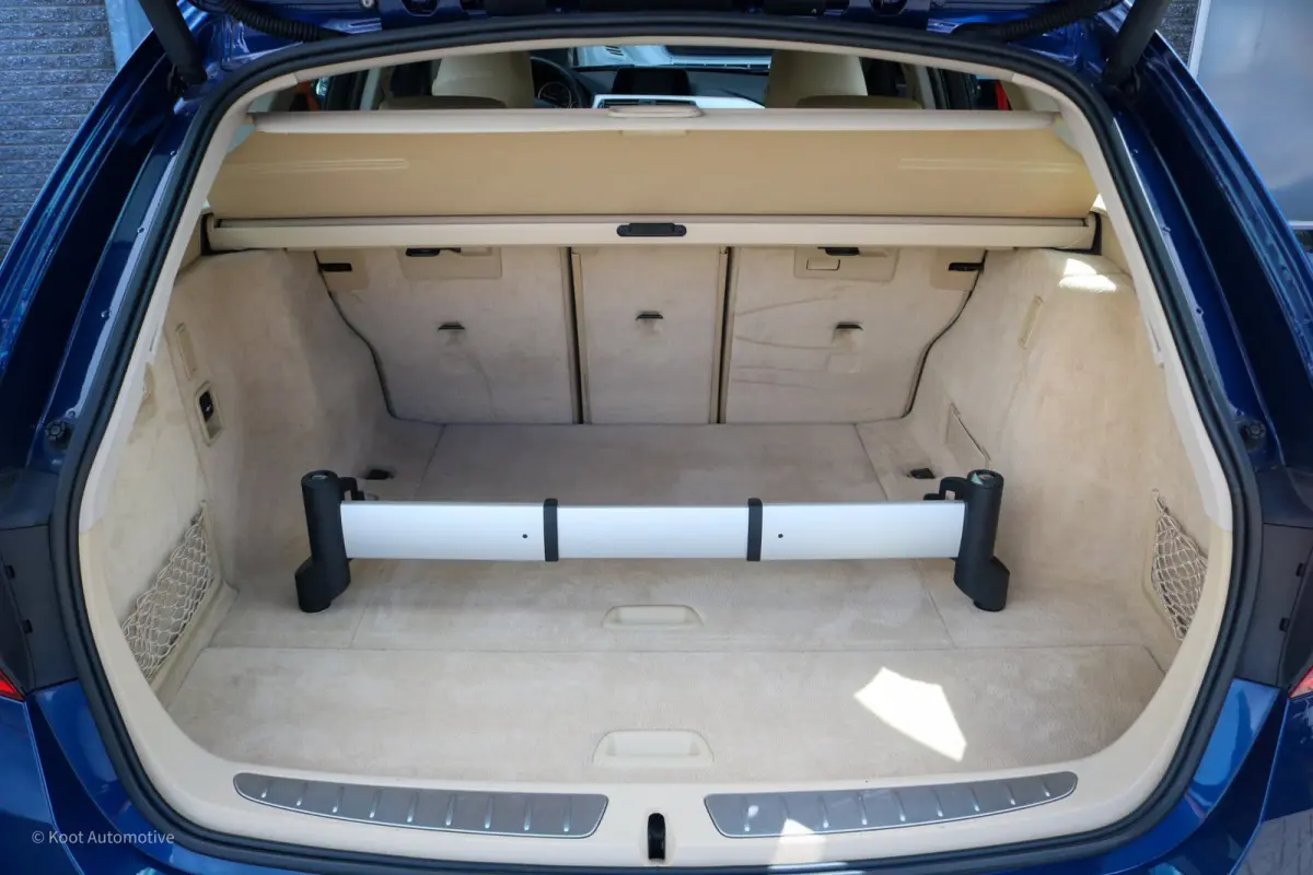 318d Centennial High Executive | Trekhaak | Leder | Navi | PDC | Cruise | Rijklaar.