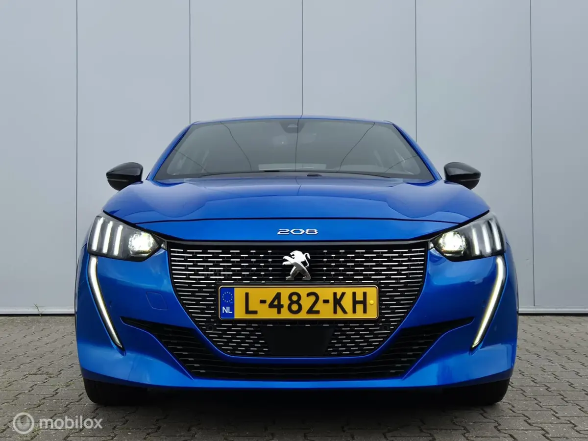 1.2 PURETECH GT PACK AUTOMAAT/FULL LED/KEYLESS/ADAPTIVE CRUISE/PARK ASSIST/CAMERA/CARPLAY