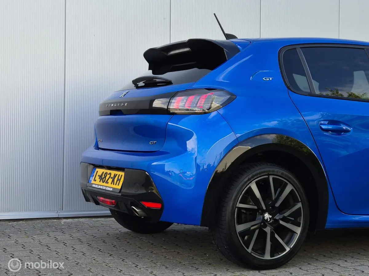 1.2 PURETECH GT PACK AUTOMAAT/FULL LED/KEYLESS/ADAPTIVE CRUISE/PARK ASSIST/CAMERA/CARPLAY