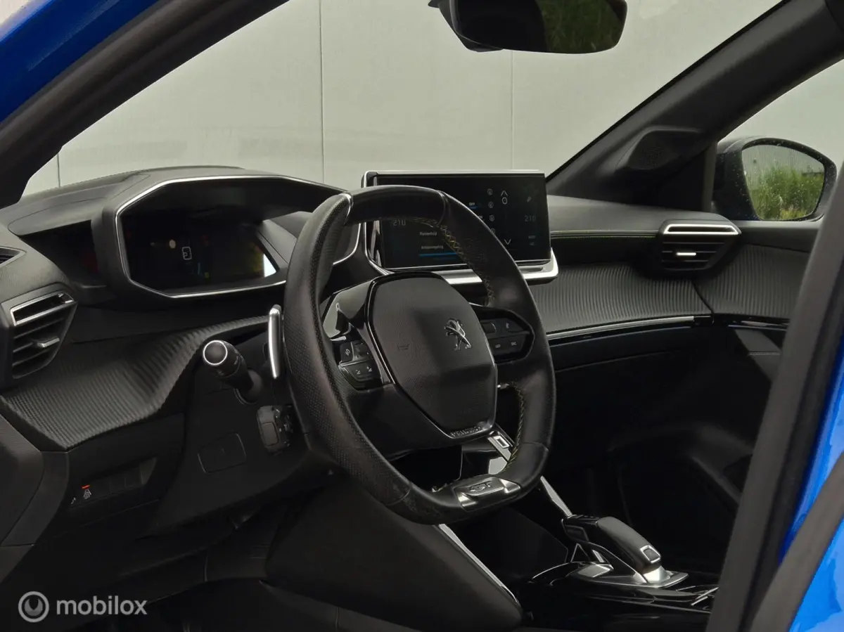 1.2 PURETECH GT PACK AUTOMAAT/FULL LED/KEYLESS/ADAPTIVE CRUISE/PARK ASSIST/CAMERA/CARPLAY