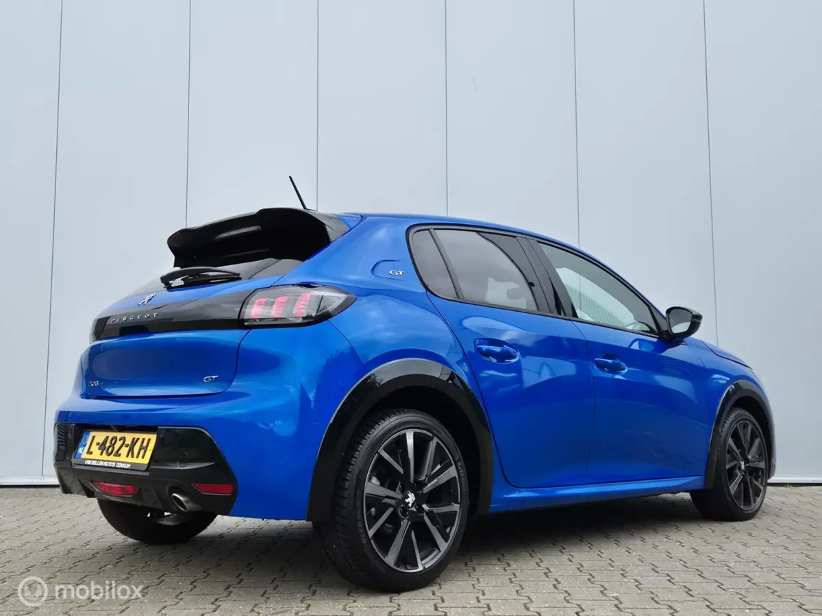 1.2 PURETECH GT PACK AUTOMAAT/FULL LED/KEYLESS/ADAPTIVE CRUISE/PARK ASSIST/CAMERA/CARPLAY