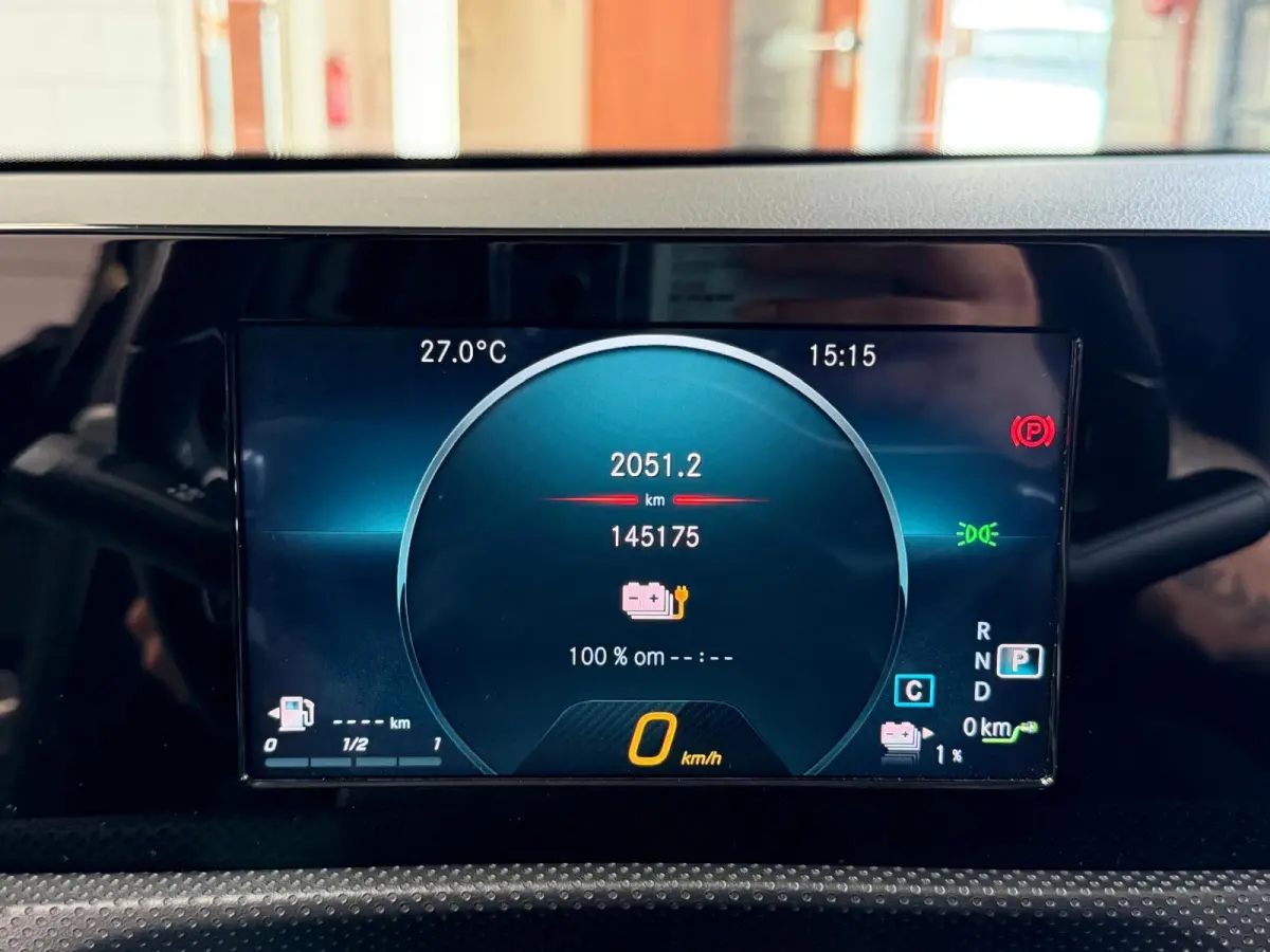 250 e AMG Night Edition Automaat, Navi, Carplay, Sfeer Verlichting, Trekhaak
