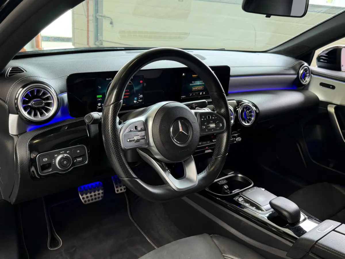 250 e AMG Night Edition Automaat, Navi, Carplay, Sfeer Verlichting, Trekhaak