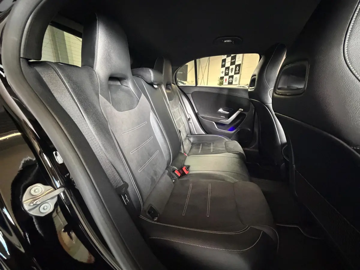 250 e AMG Night Edition Automaat, Navi, Carplay, Sfeer Verlichting, Trekhaak