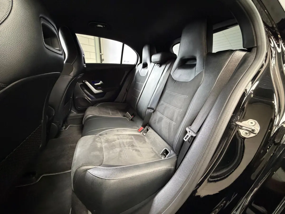 250 e AMG Night Edition Automaat, Navi, Carplay, Sfeer Verlichting, Trekhaak