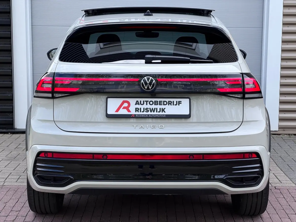 1.5 TSI R-Line Pano/Keyless/Camera