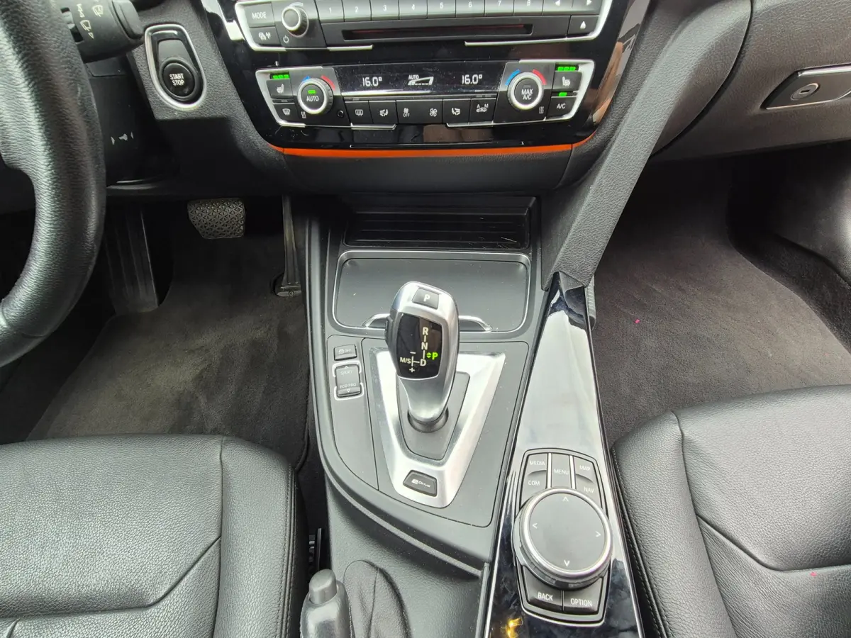 330e High Executive Apple CarPlay Nbt Evo Navigatie Pro NAP 2e Eigen