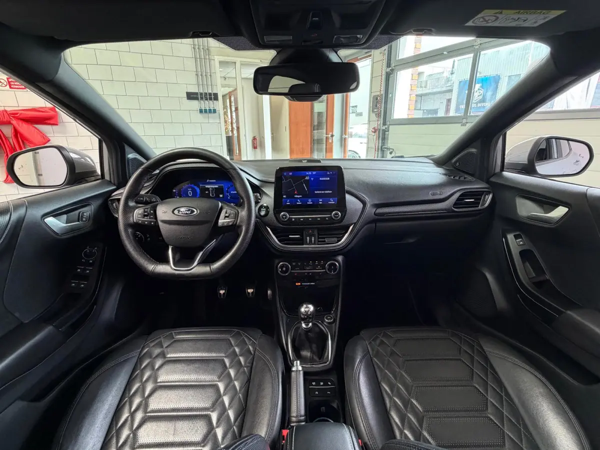 1.0 EcoBoost ST-Line X Vignale, 1 Jaar Bovag Garantie, Camera, Panoramadak, Leer, Trekhaak, Stoel/Stuurverwarming