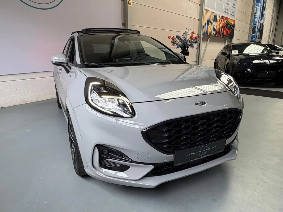 1.0 EcoBoost ST-Line X Vignale, 1 Jaar Bovag Garantie, Camera, Panoramadak, Leer, Trekhaak, Stoel/Stuurverwarming
