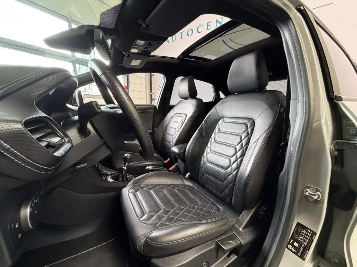 1.0 EcoBoost ST-Line X Vignale, 1 Jaar Bovag Garantie, Camera, Panoramadak, Leer, Trekhaak, Stoel/Stuurverwarming