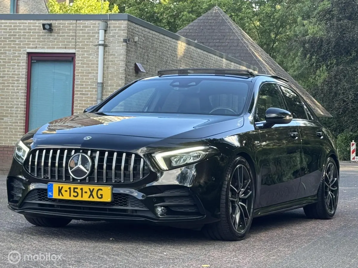 AMG 35 4MATIC Premium Plus