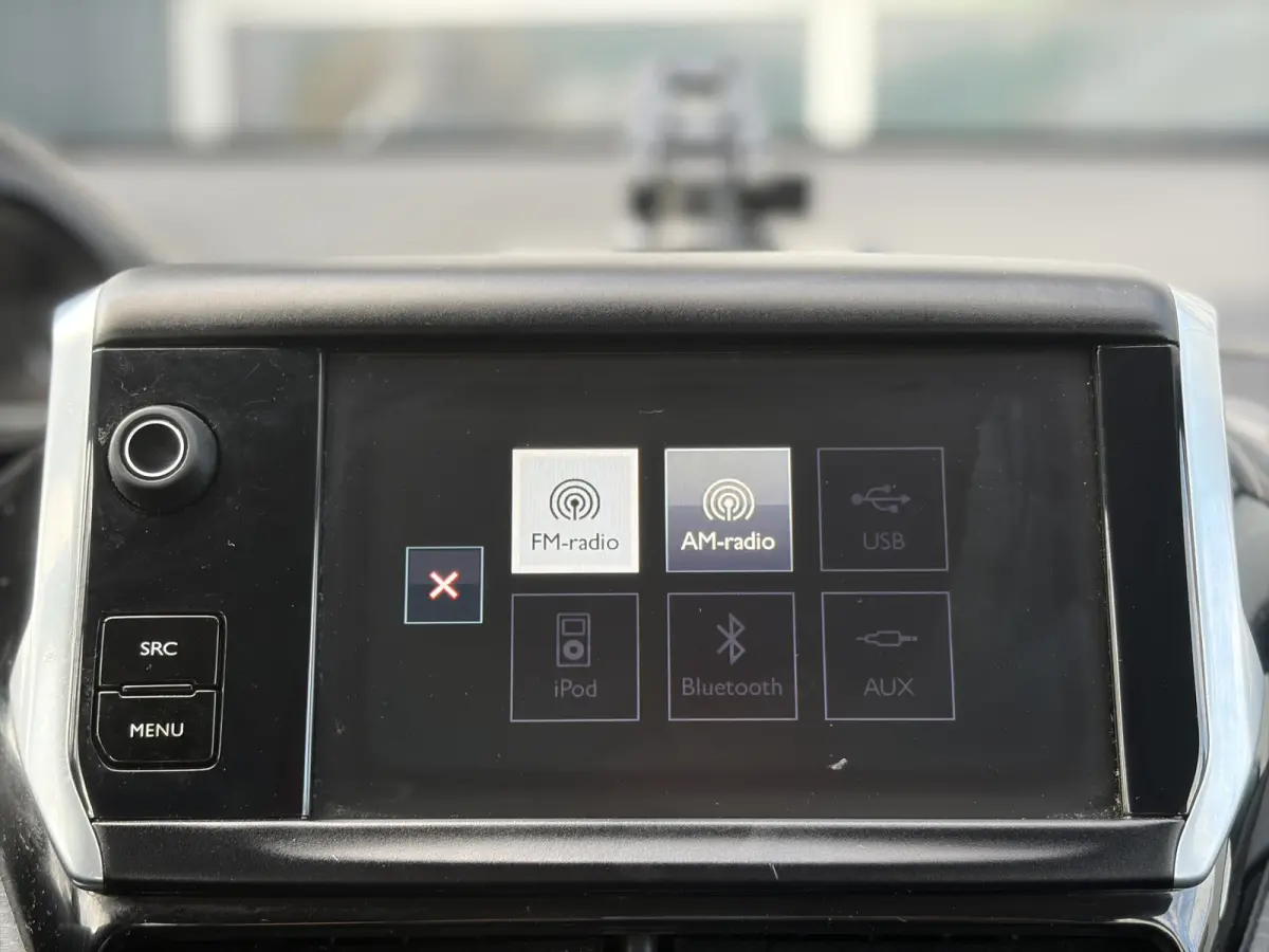 1.2 PureTech Active 82pk | Nieuwe apk! | Airco | Bluetooth | Cruise control | Isofix bevestiging voor kinderzitjes | LED dagrijverlichting | Parkeersensor achter | Radio-cd/mp3 speler | Rijd