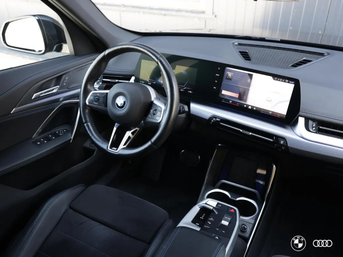 xDrive30 67 kWh M SPORT / KEYLESS ENTRY-START / 19" / AUT DIM SPIEGELS / DRAADLOOS LADEN TEL