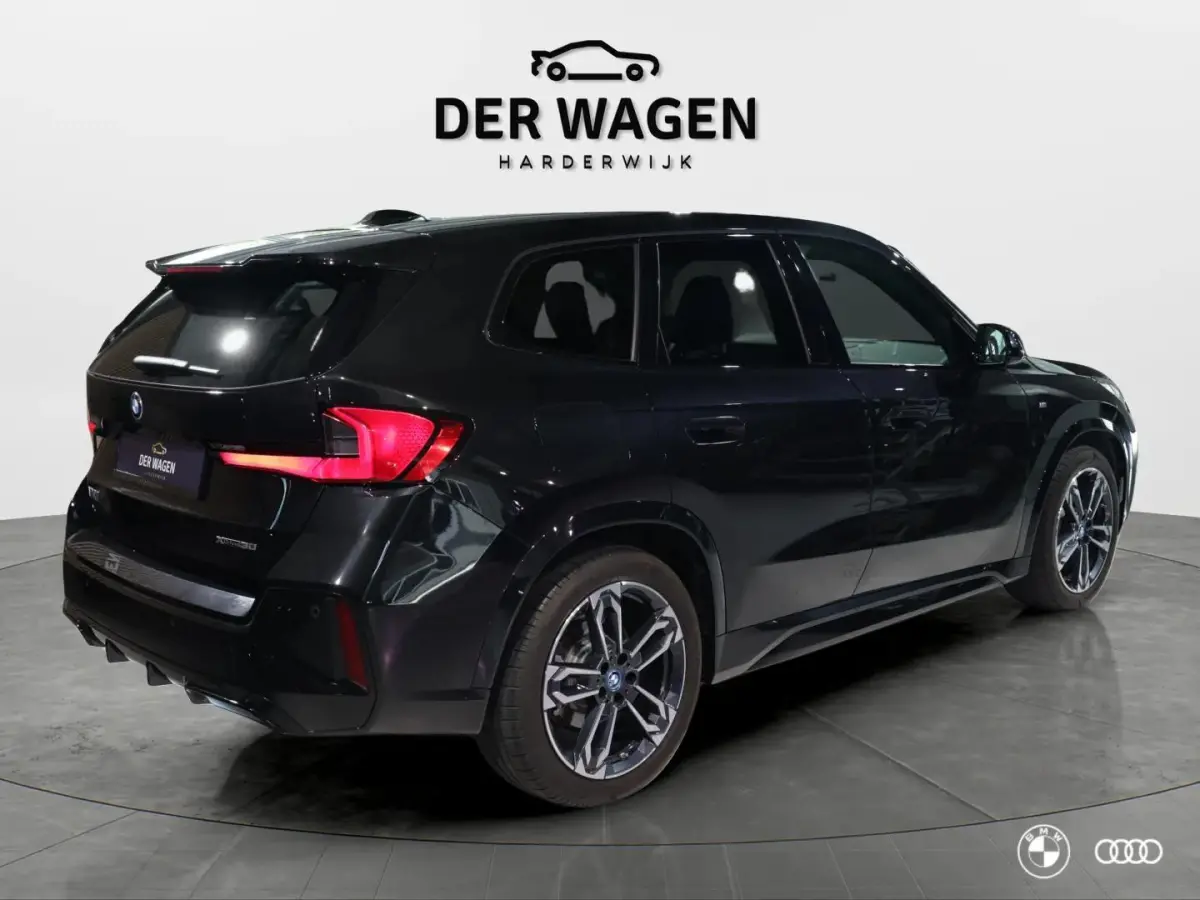 xDrive30 67 kWh M SPORT / KEYLESS ENTRY-START / 19" / AUT DIM SPIEGELS / DRAADLOOS LADEN TEL