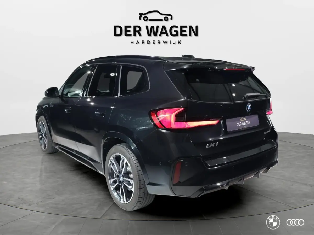 eDrive20 67 kWh M Sport / 22KW LADER / 19" / ADAP LED / KEY-LESS ENTRY-START