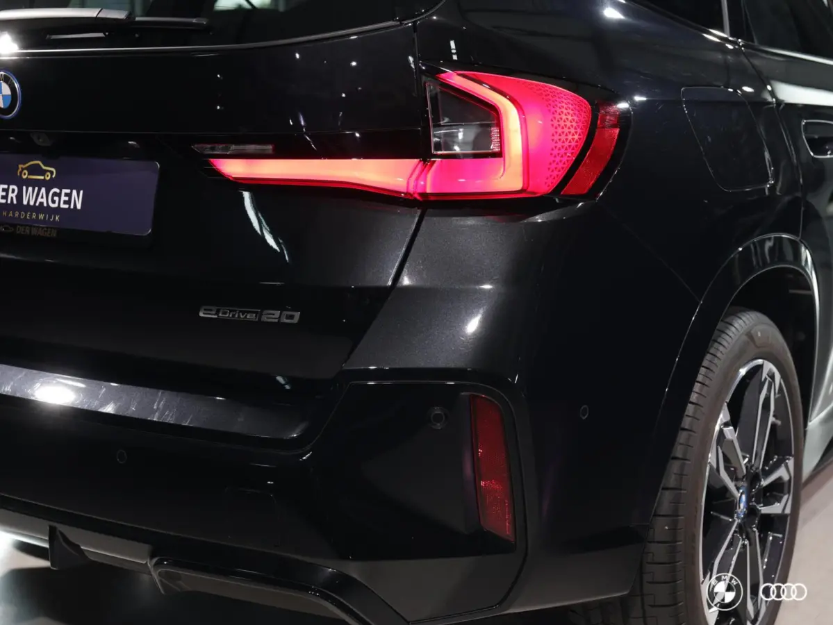 eDrive20 67 kWh M Sport / 22KW LADER / 19" / ADAP LED / KEY-LESS ENTRY-START