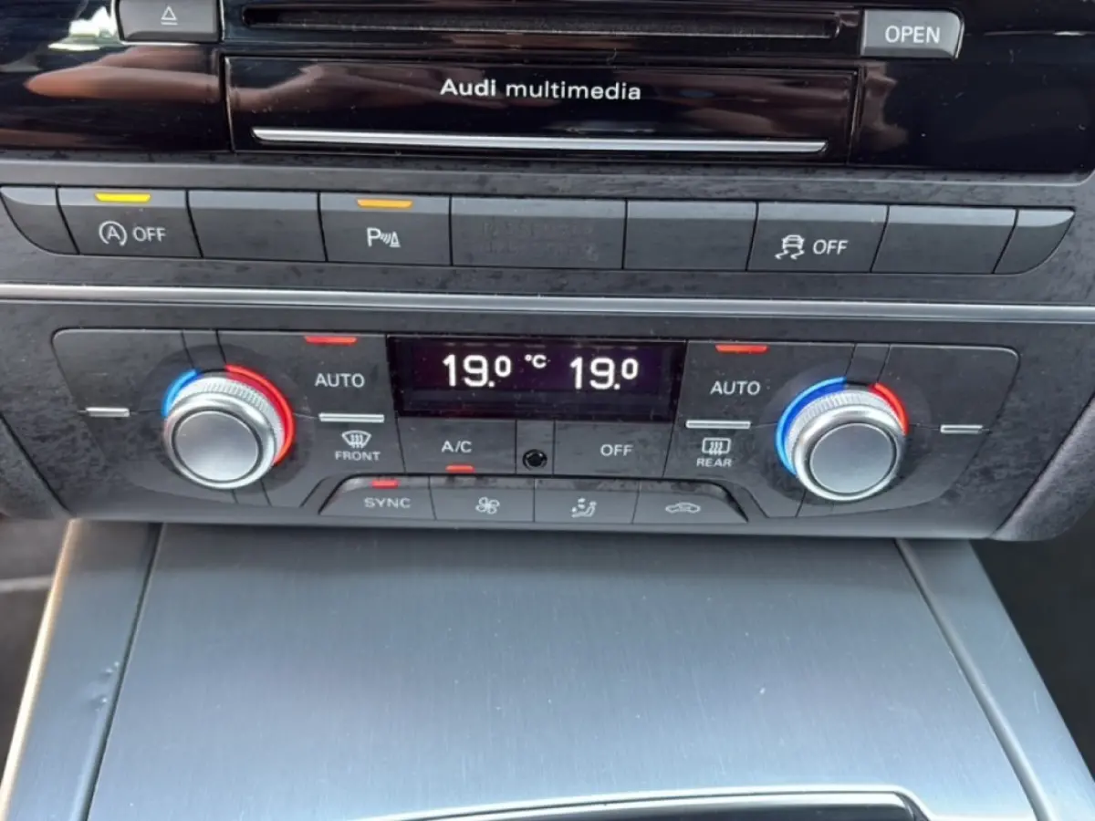 2.0 TDI ULTRA S-LINE PDC/ELEK-KLEP/CRUISE/LED/NAVI/ROTOR20INCH