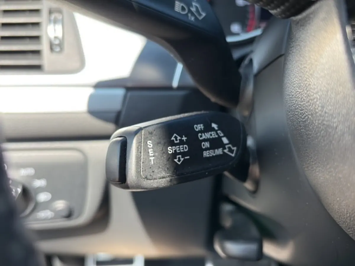 2.0 TDI ULTRA S-LINE PDC/ELEK-KLEP/CRUISE/LED/NAVI/ROTOR20INCH