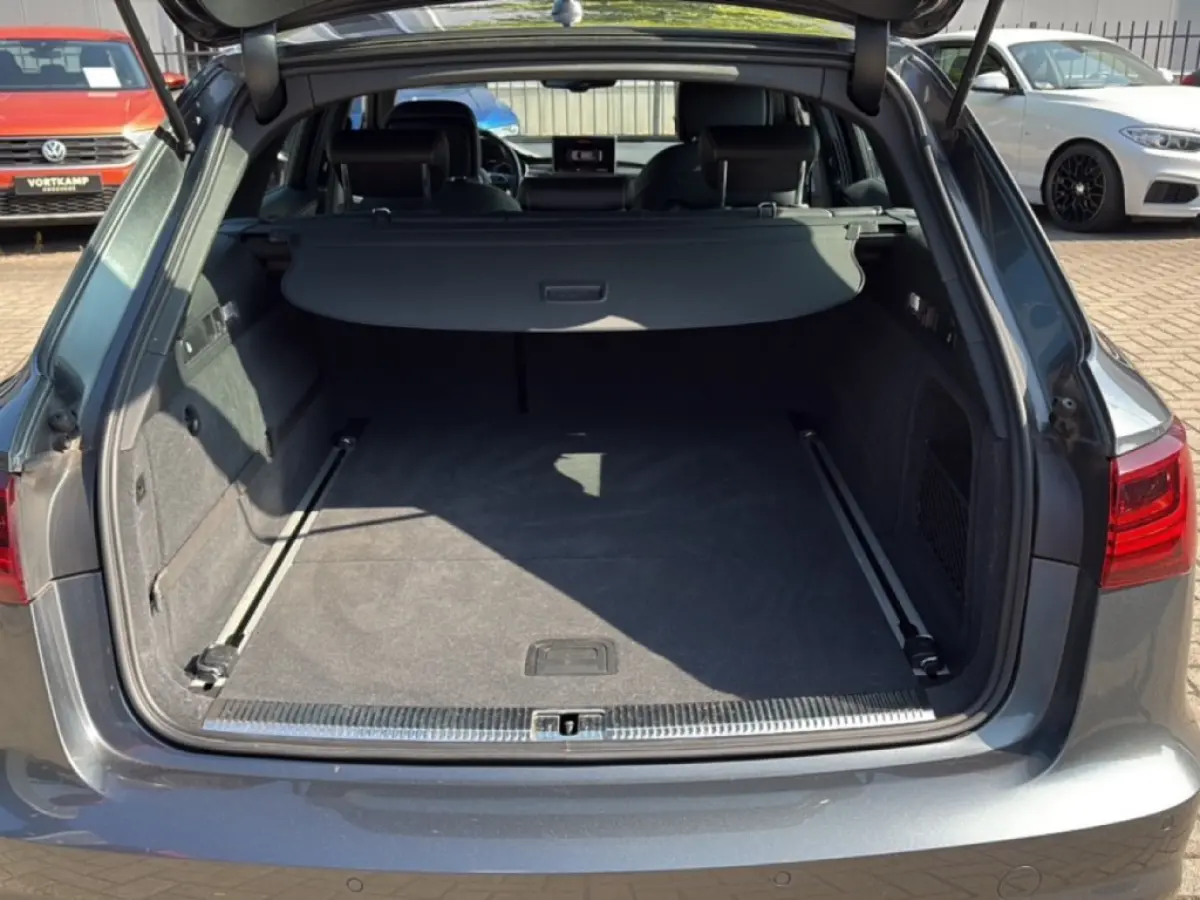 2.0 TDI ULTRA S-LINE PDC/ELEK-KLEP/CRUISE/LED/NAVI/ROTOR20INCH