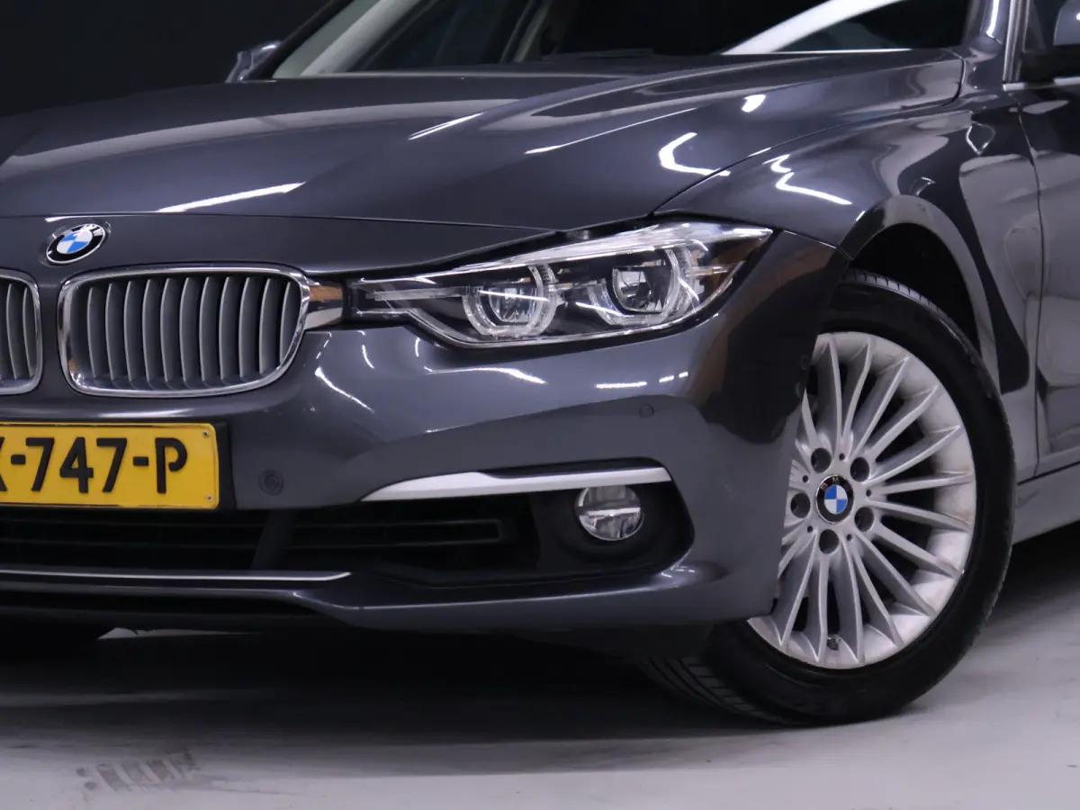 318i Luxury Edition [SCHUIFKANTELDAK, APPLE CARPLAY, MEMORY SEATS, STOELVERWARMING, 360 CAMERA, VOL LEDER, PDC V+A, NAVIGATIE PROFESSIONAL, CLIMATE, ELEKTRISCHE ACHTERKLEP, LED, KEYLESS STAR