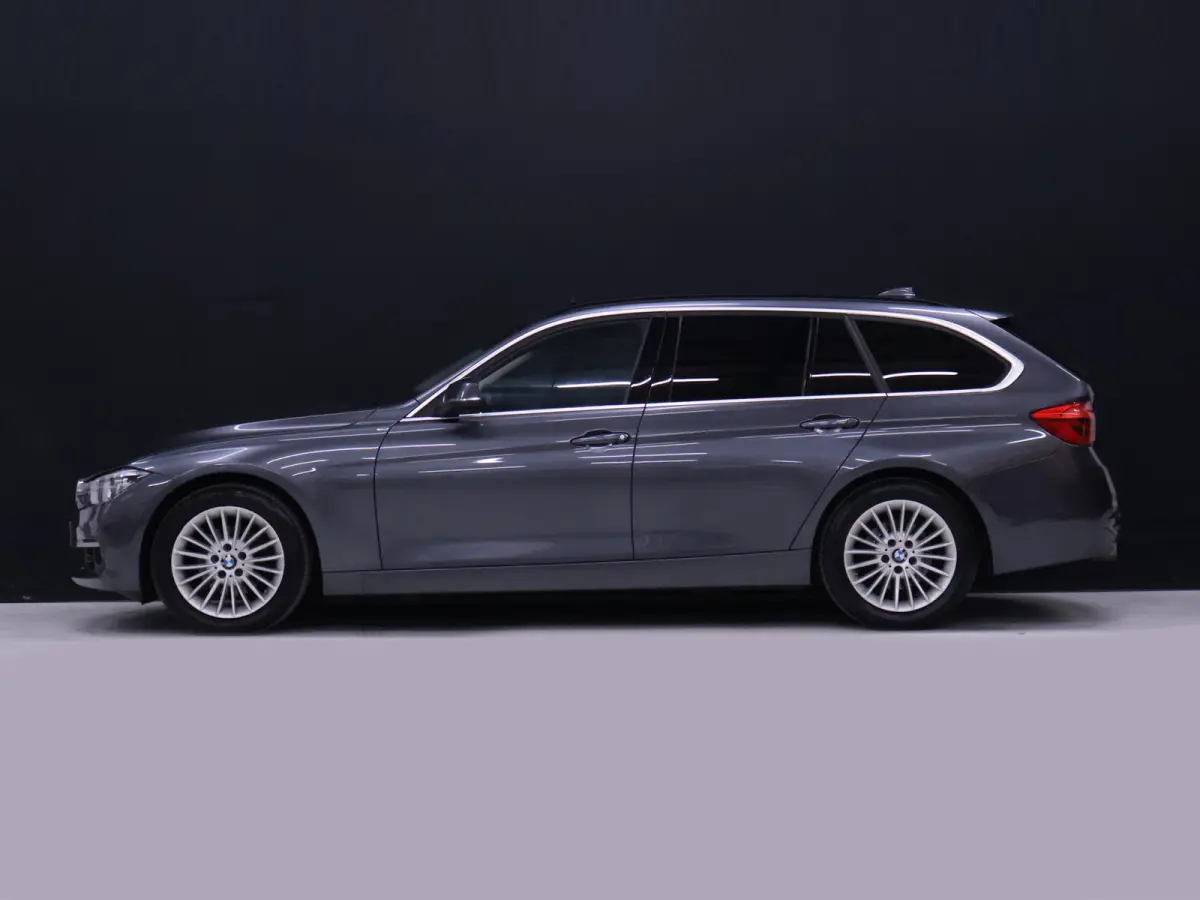 318i Luxury Edition [SCHUIFKANTELDAK, APPLE CARPLAY, MEMORY SEATS, STOELVERWARMING, 360 CAMERA, VOL LEDER, PDC V+A, NAVIGATIE PROFESSIONAL, CLIMATE, ELEKTRISCHE ACHTERKLEP, LED, KEYLESS STAR